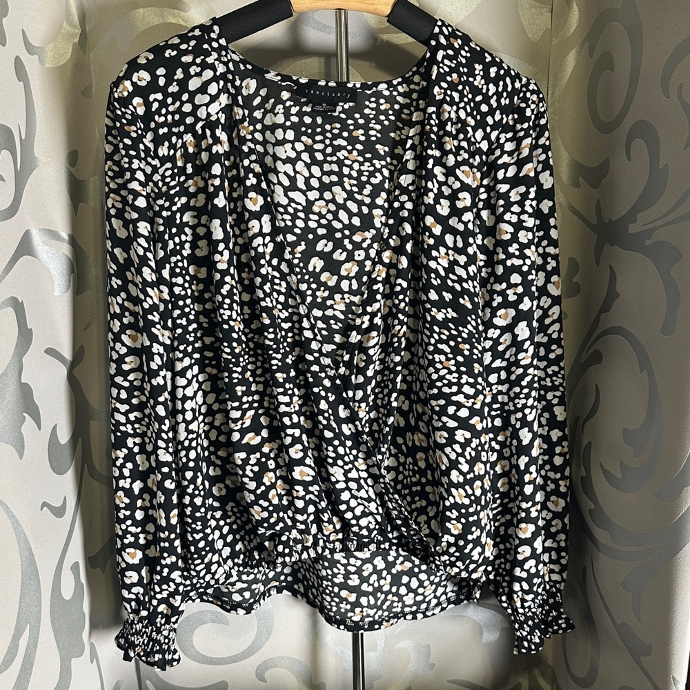 Sanctuary Black and White Patterned Blouse size XL